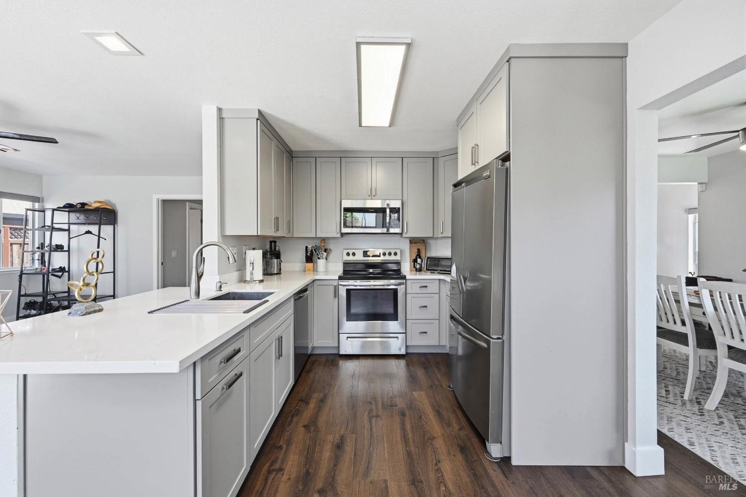 3547 Banyan Street Santa Rosa CA 95403