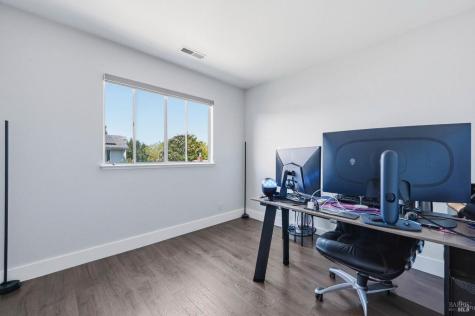 3547 Banyan Street Santa Rosa CA 95403