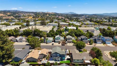 3547 Banyan Street Santa Rosa CA 95403