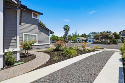 3547 Banyan Street Santa Rosa CA 95403