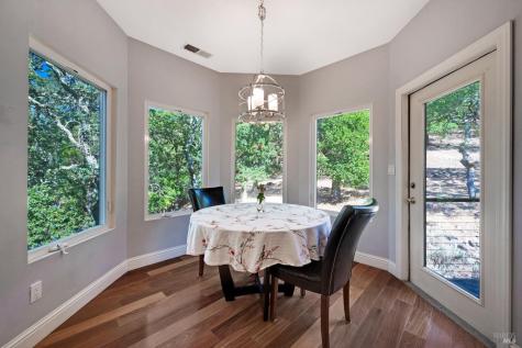 4727 Woodview Drive Santa Rosa CA 95405