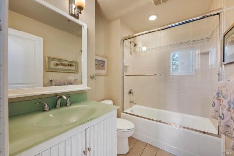 4727 Woodview Drive Santa Rosa CA 95405