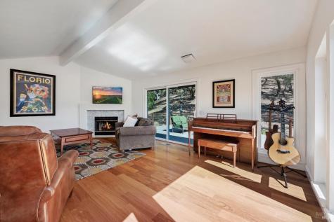 4727 Woodview Drive Santa Rosa CA 95405