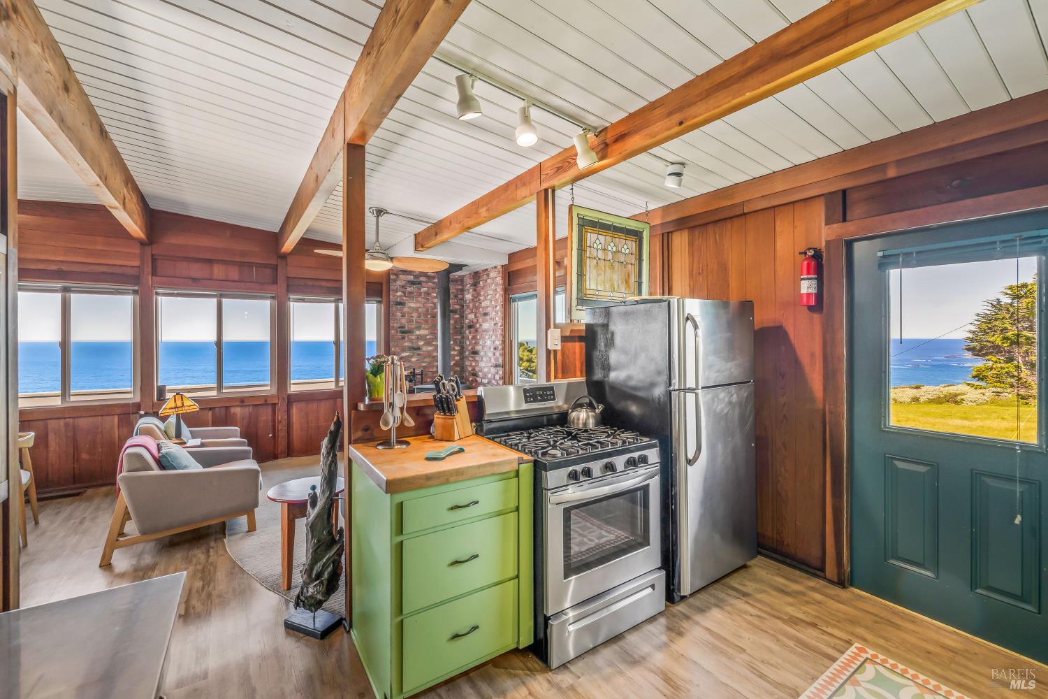 1440 Navarro Bluff Road Albion CA 95410
