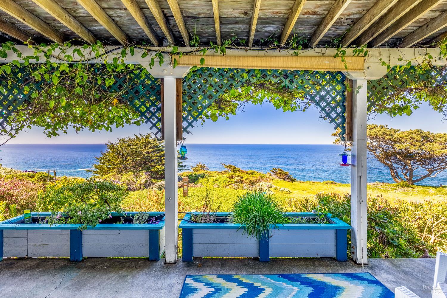 1440 Navarro Bluff Road Albion CA 95410