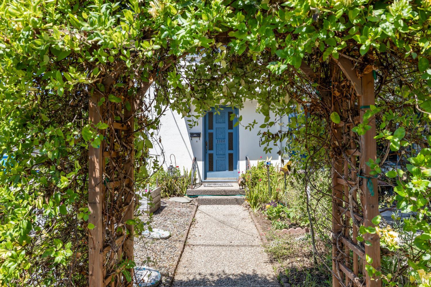 2053 Humboldt Street Santa Rosa CA 95404