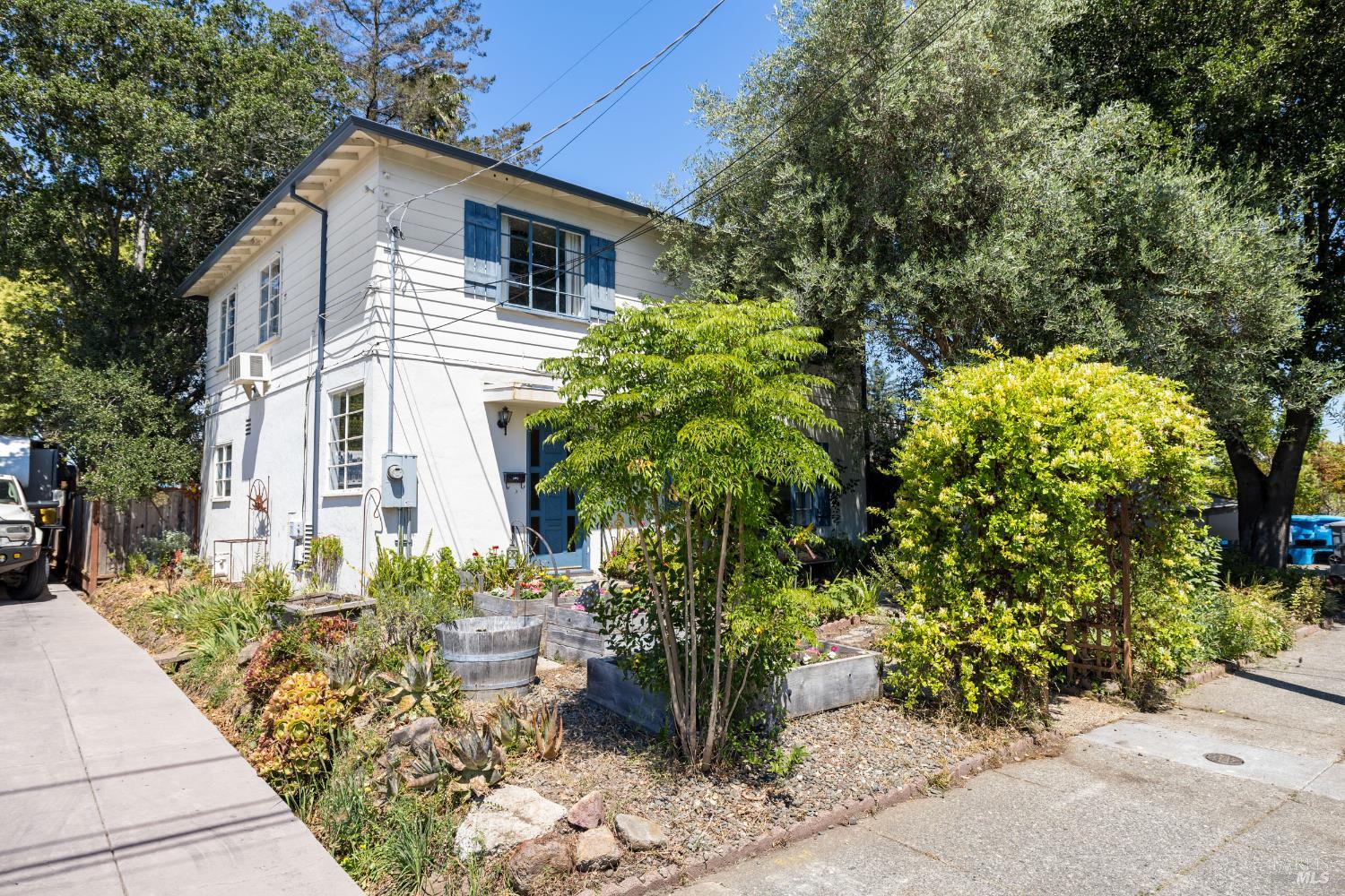 2053 Humboldt Street Santa Rosa CA 95404