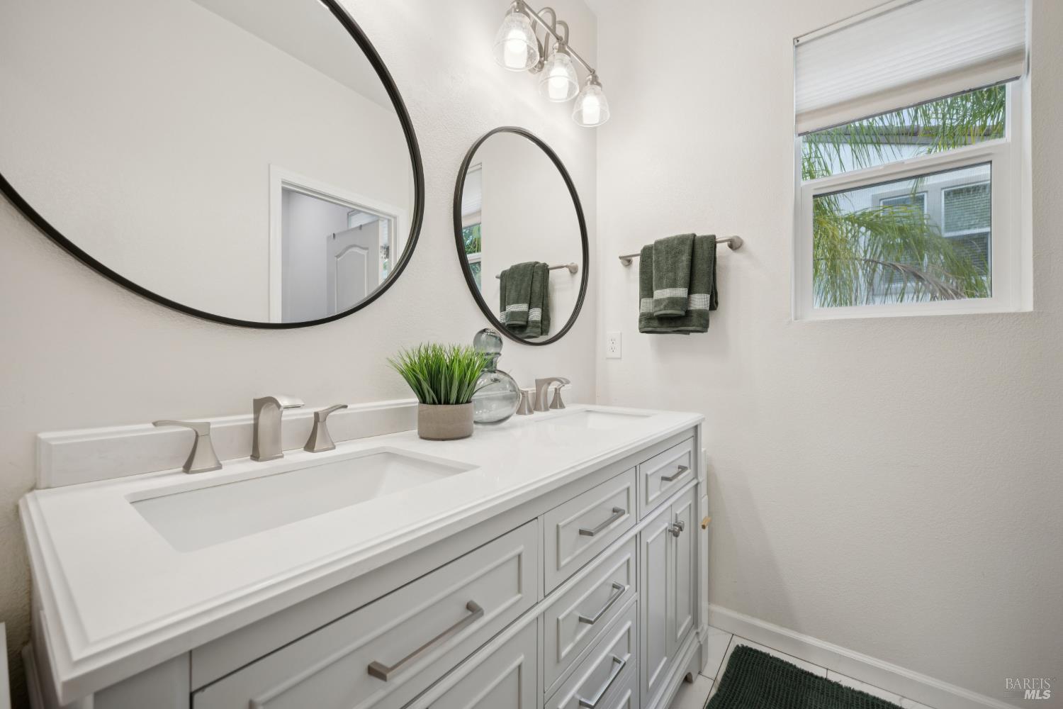1933 Verbena Drive Santa Rosa CA 95404