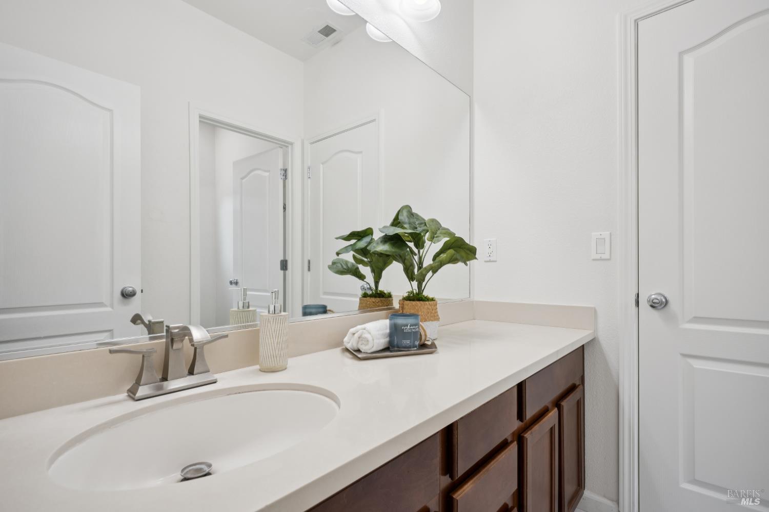 1933 Verbena Drive Santa Rosa CA 95404