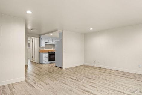8130 Park Avenue Forestville CA 95436