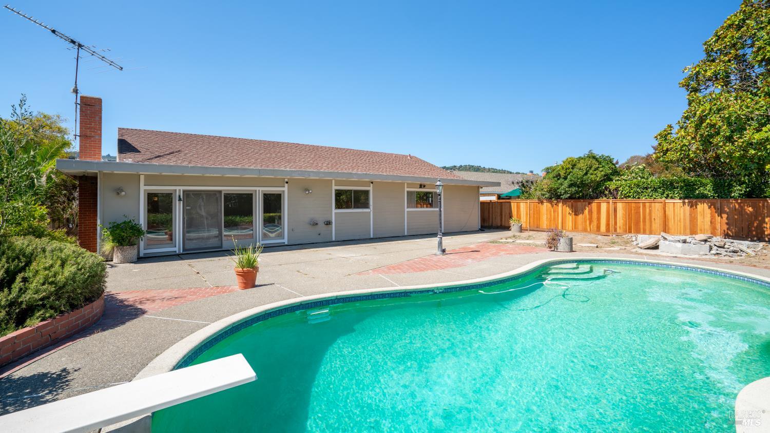 170 Riviera Drive San Rafael CA 94901