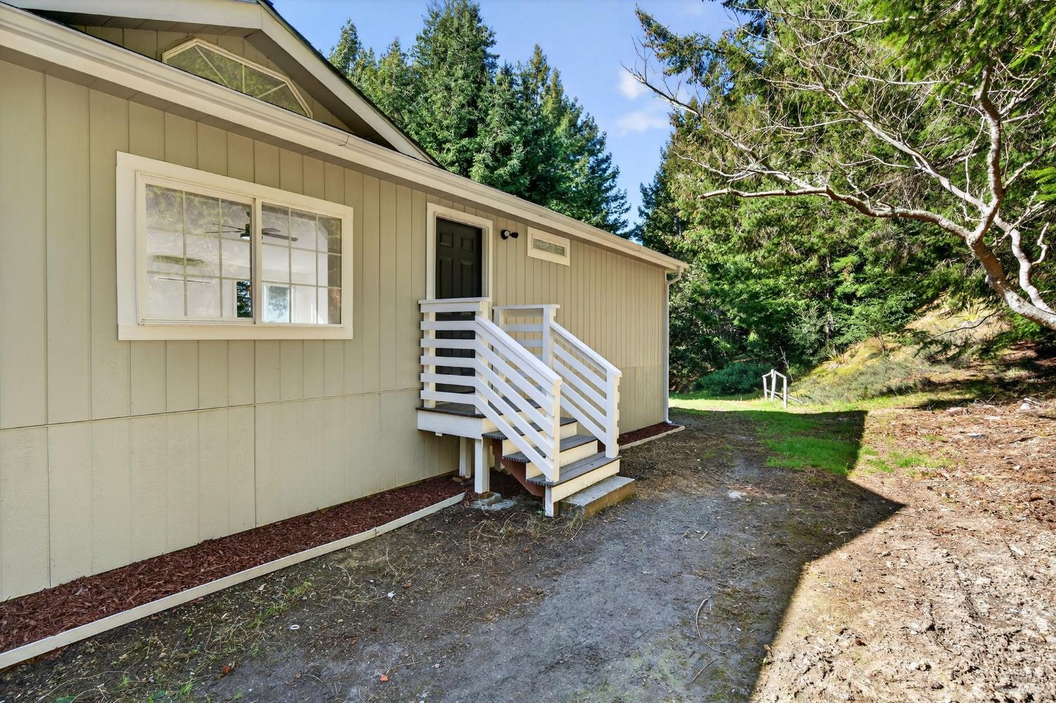 40421 Mountain View Road Manchester CA 95459