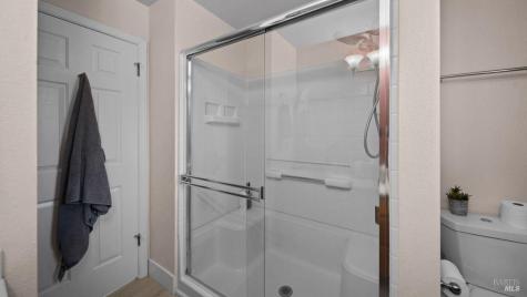 104 Furber Lane Cloverdale CA 95425
