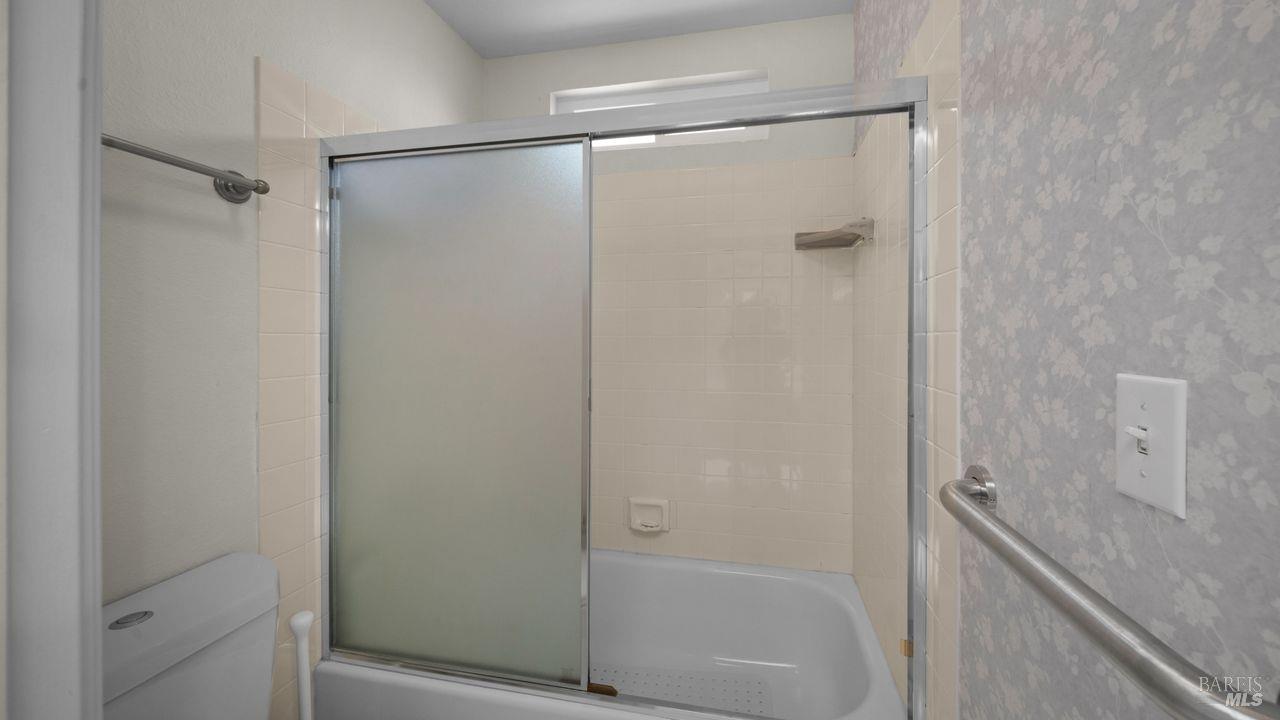 104 Furber Lane Cloverdale CA 95425