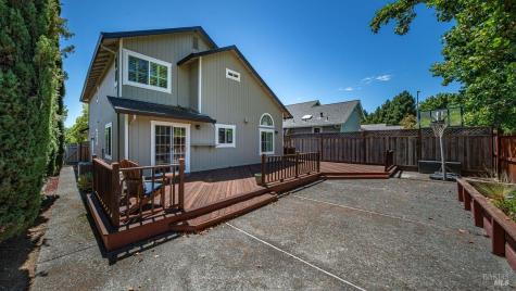 104 Furber Lane Cloverdale CA 95425
