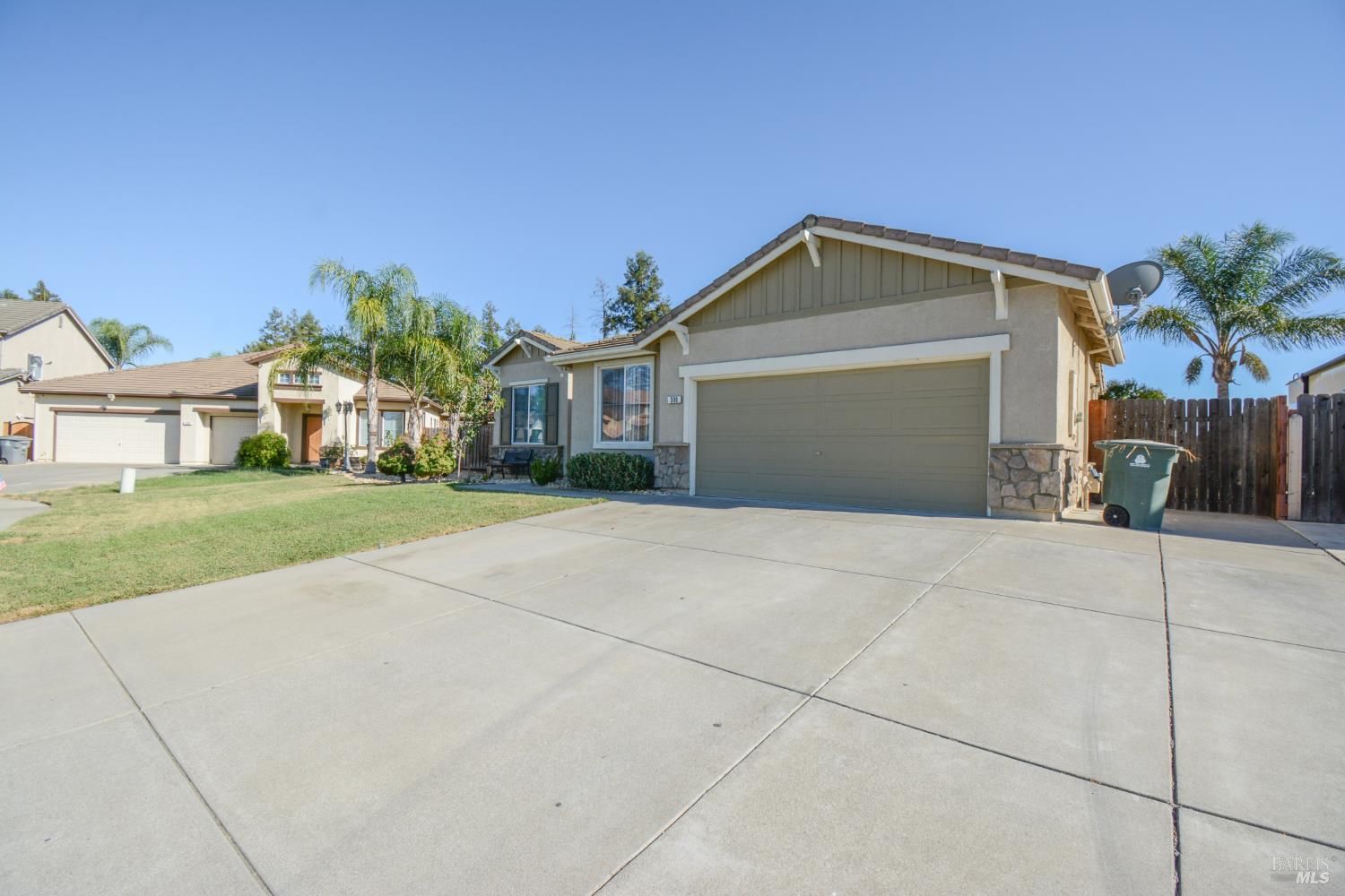 300 Rennert Way Dixon CA 95620