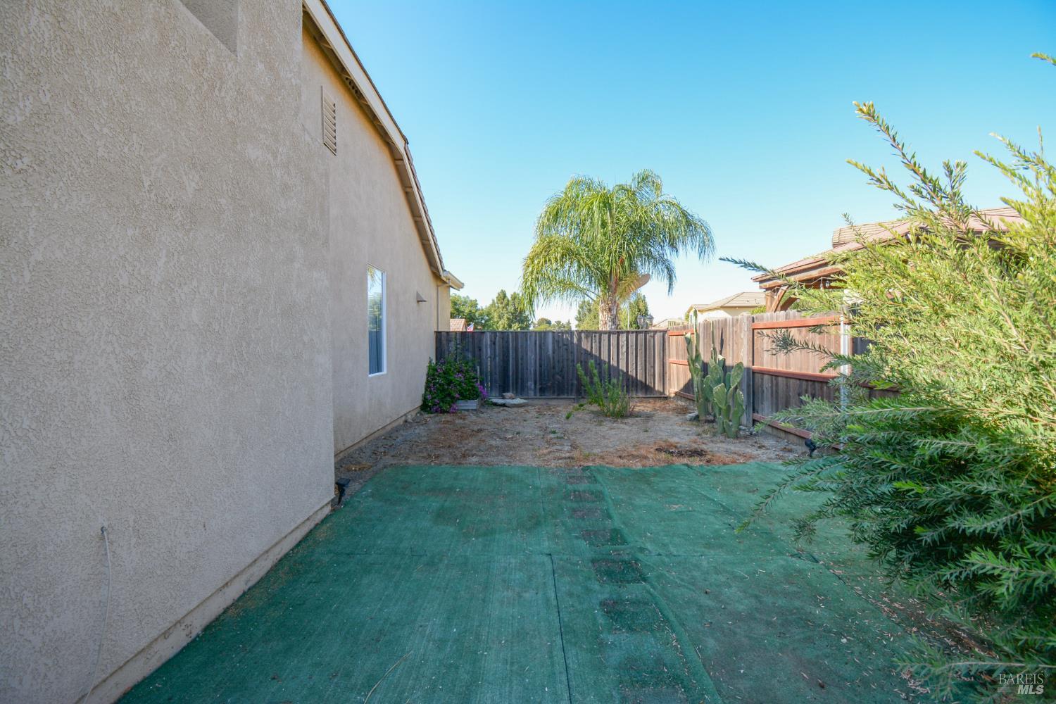 300 Rennert Way Dixon CA 95620