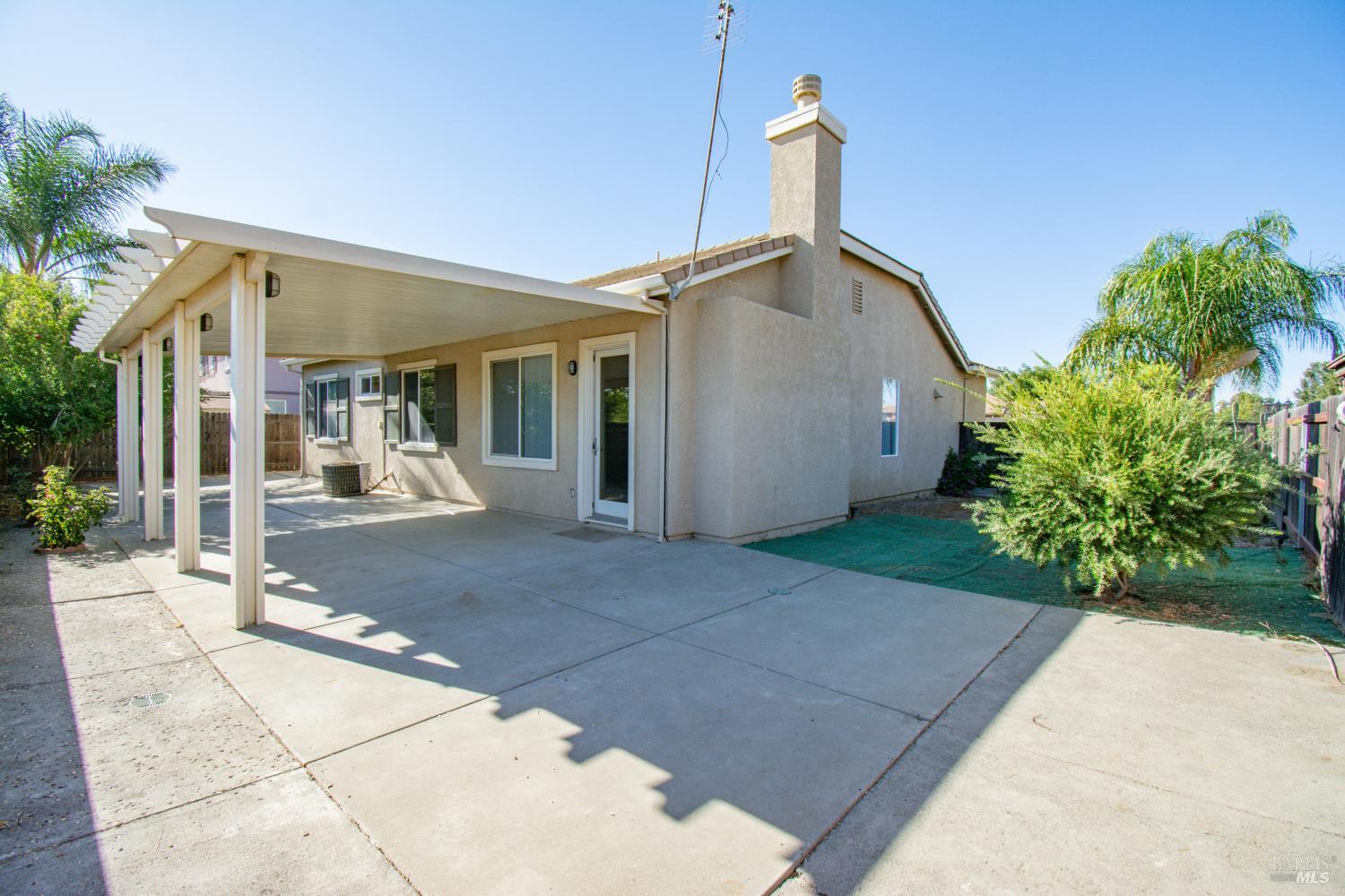 300 Rennert Way Dixon CA 95620