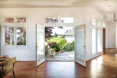 2614 Scotts Right Of Way Sebastopol CA 95472