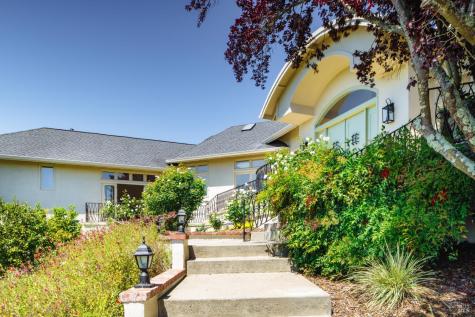 2614 Scotts Right Of Way Sebastopol CA 95472