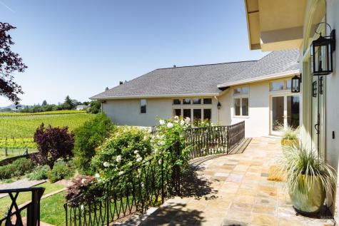 2614 Scotts Right Of Way Sebastopol CA 95472