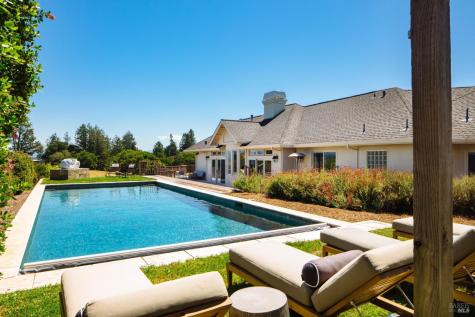 2614 Scotts Right Of Way Sebastopol CA 95472