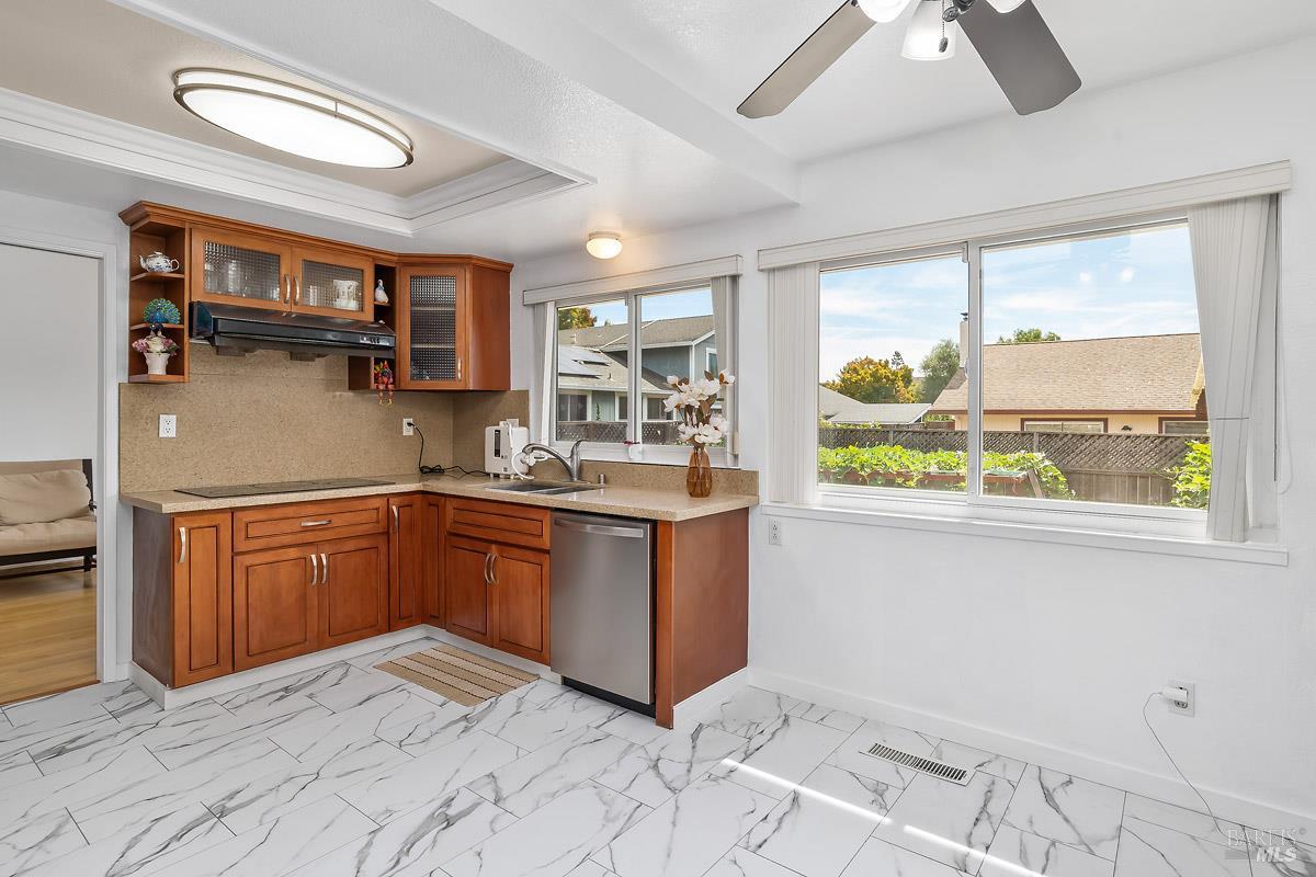1804 Spoonbill Avenue Petaluma CA 94954