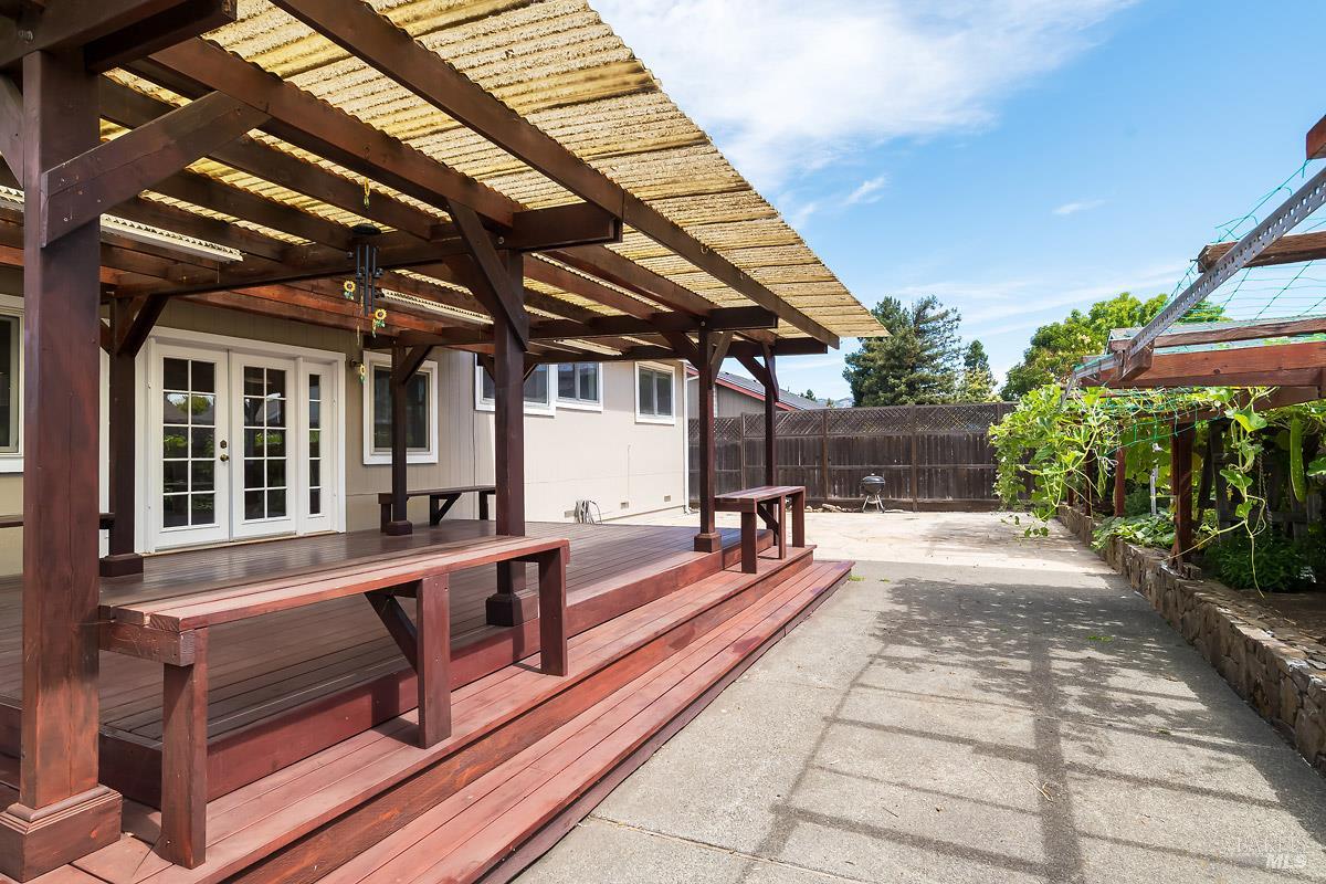 1804 Spoonbill Avenue Petaluma CA 94954