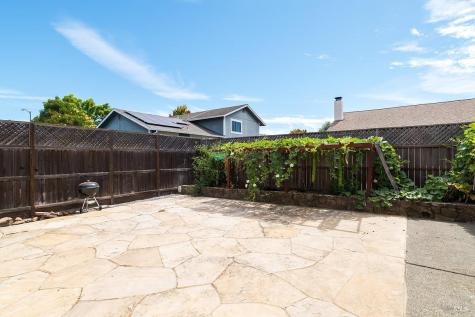 1804 Spoonbill Avenue Petaluma CA 94954