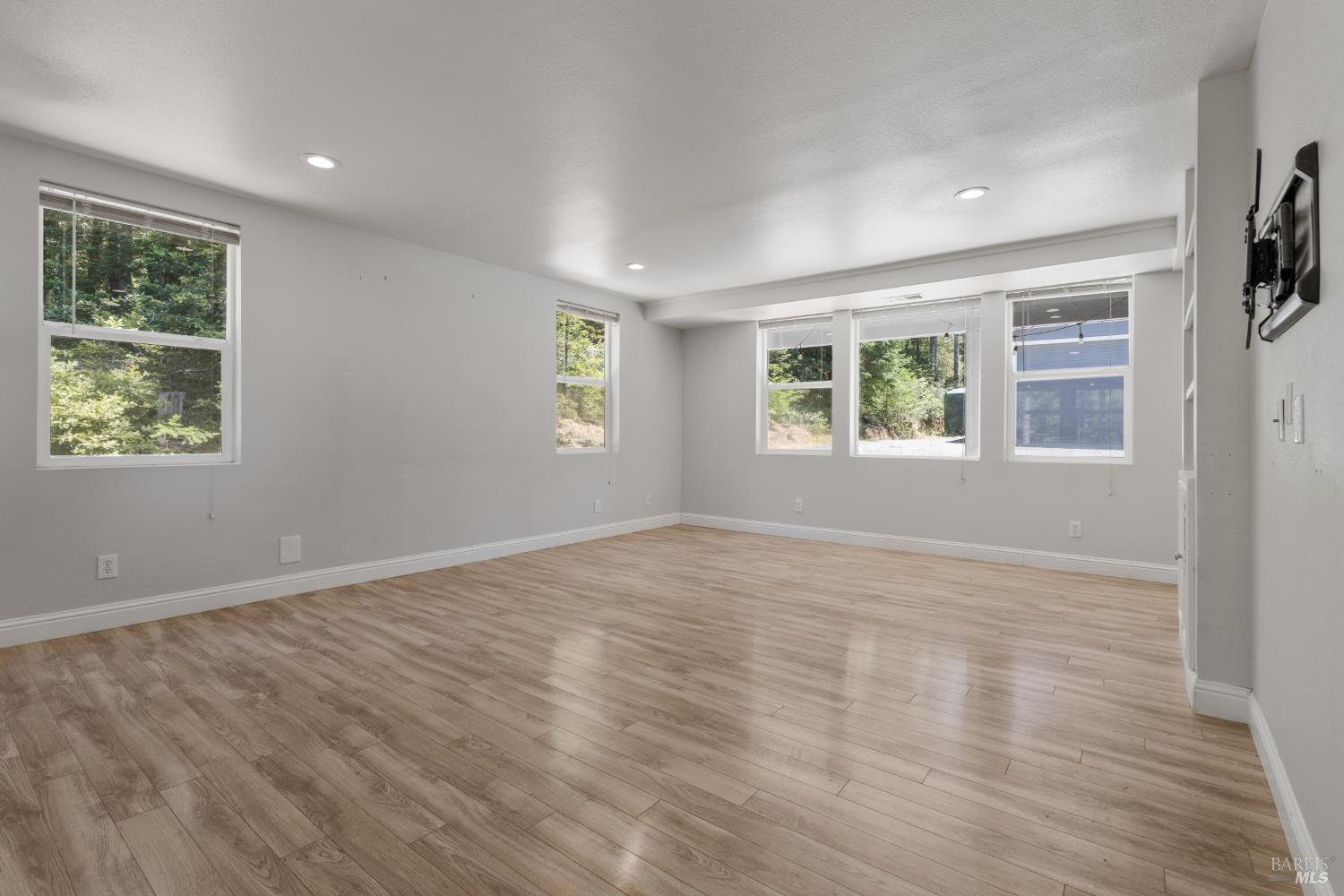 44000 Iversen Road Gualala CA 95445