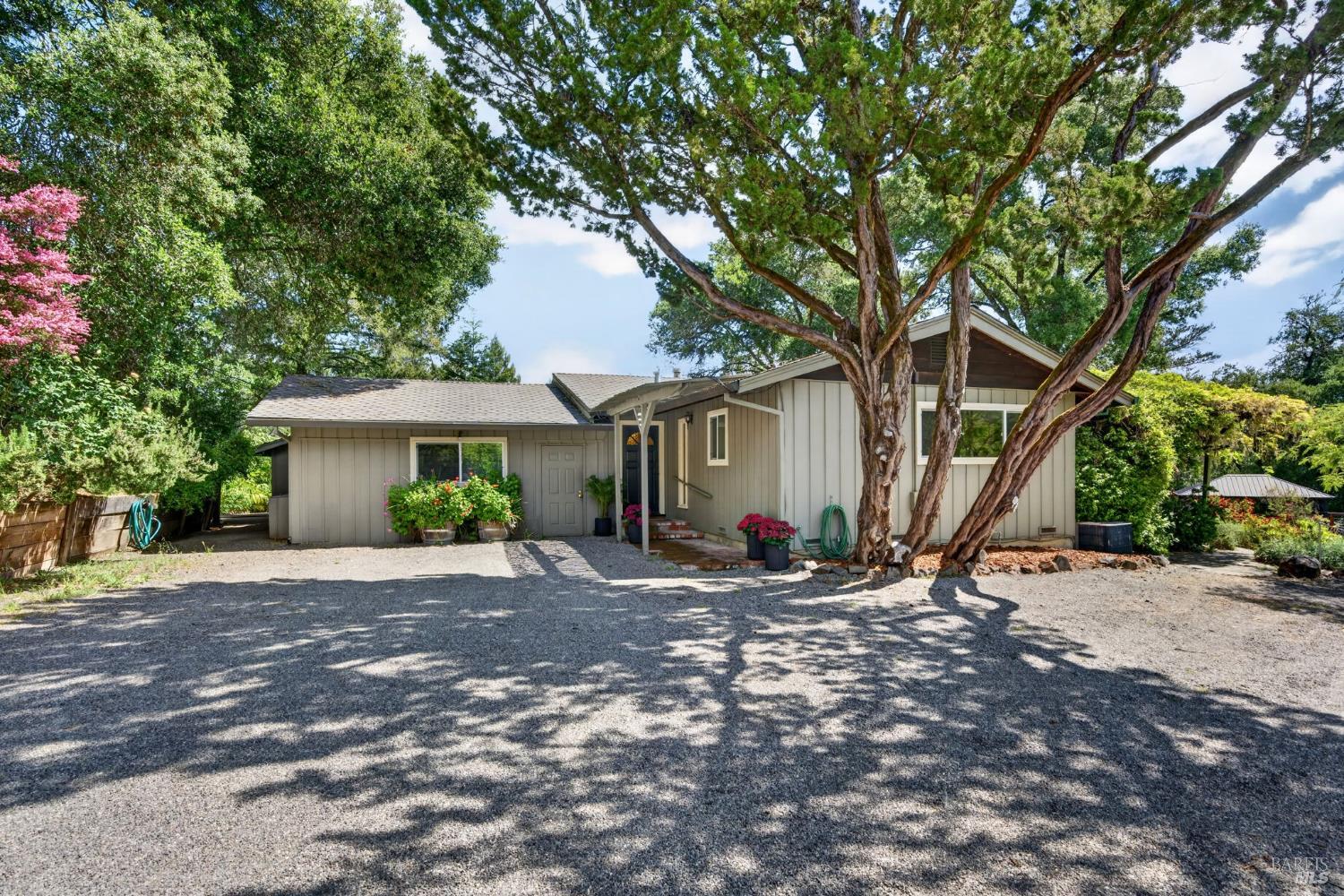 2348 Mill Creek Lane Healdsburg CA 95448