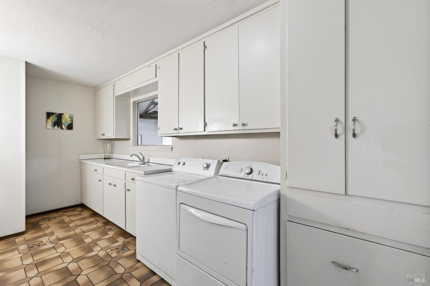 2348 Mill Creek Lane Healdsburg CA 95448