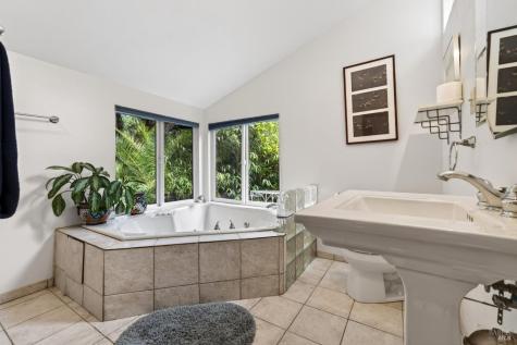 2348 Mill Creek Lane Healdsburg CA 95448