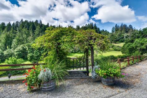 2348 Mill Creek Lane Healdsburg CA 95448