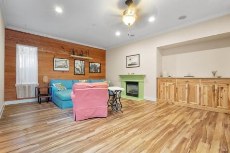 121 Zinfandel Court Cloverdale CA 95425