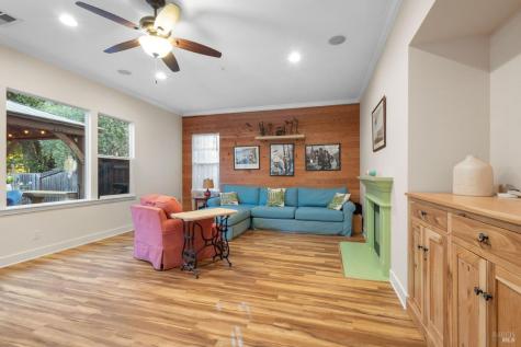 121 Zinfandel Court Cloverdale CA 95425
