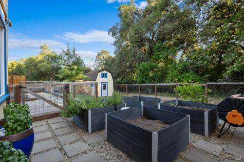 121 Zinfandel Court Cloverdale CA 95425