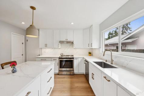 24 Lawrence Drive Novato CA 94945