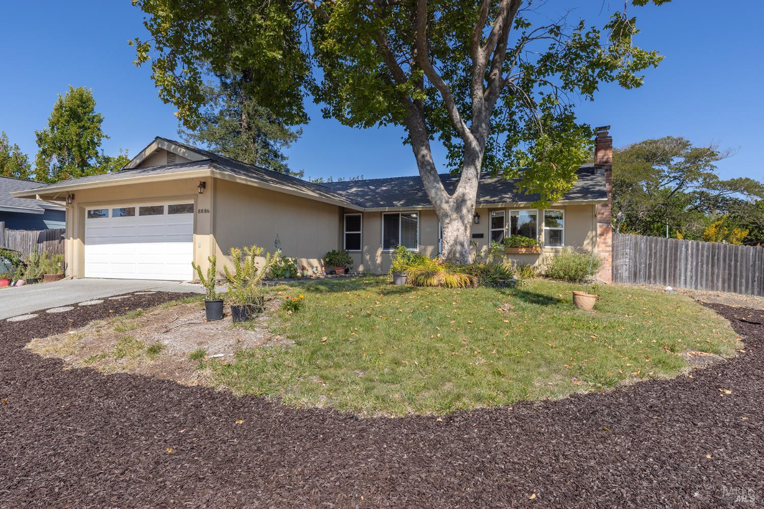 8886 Lancaster Drive Rohnert Park CA 94928