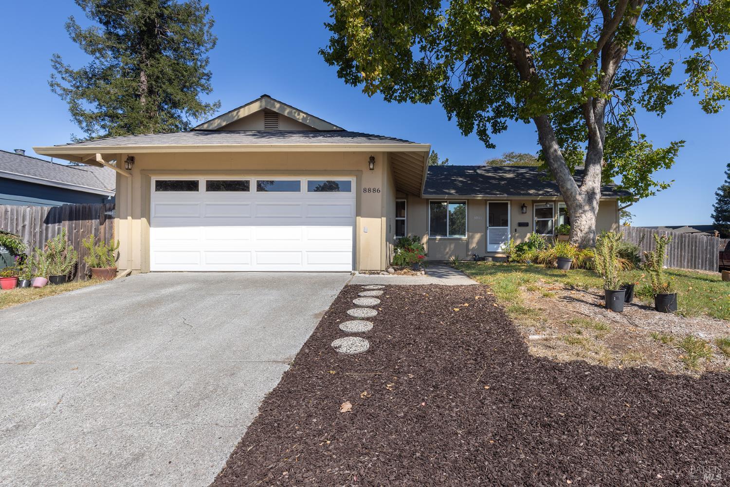 8886 Lancaster Drive Rohnert Park CA 94928