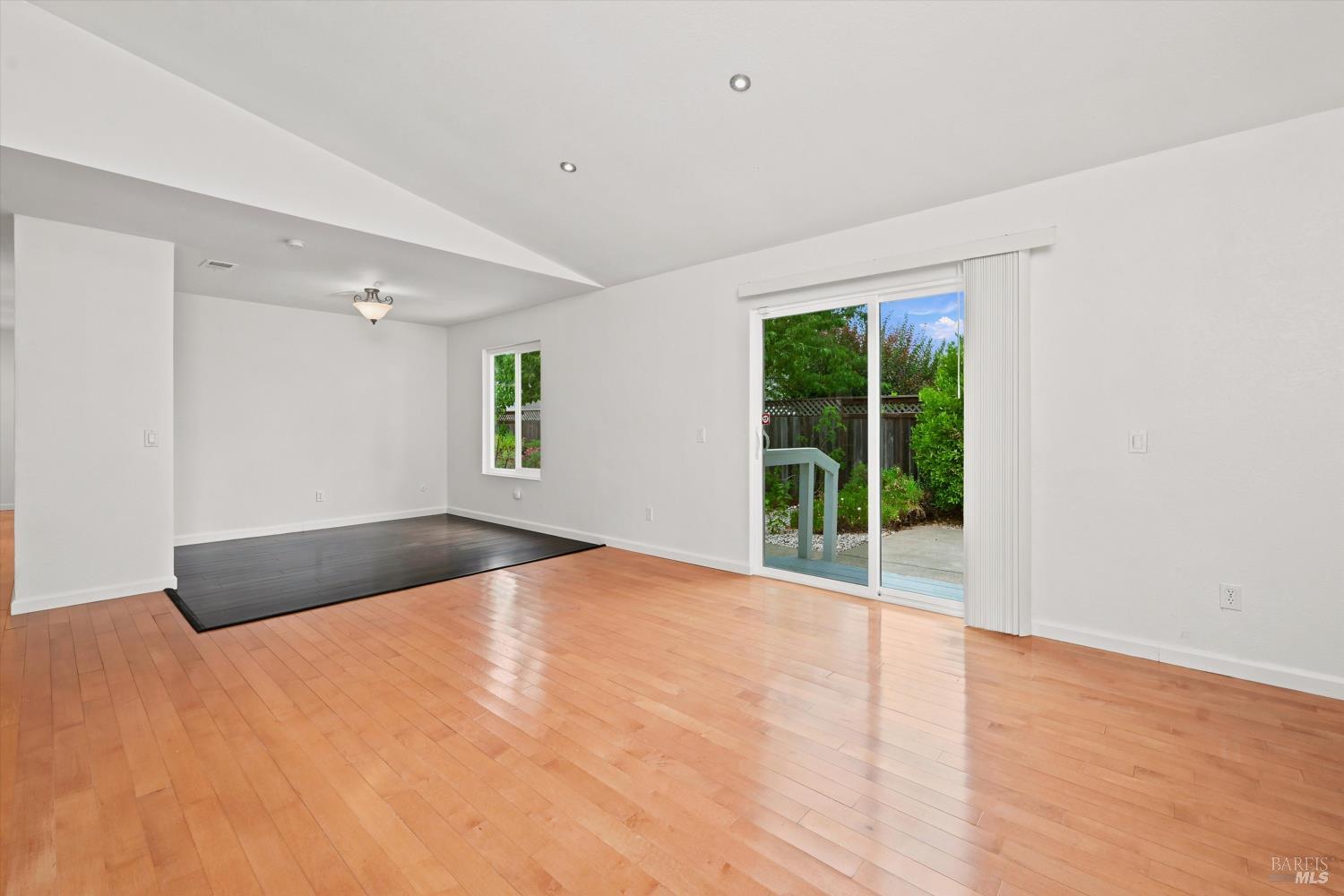 2405 Donna Maria Way Santa Rosa CA 95401