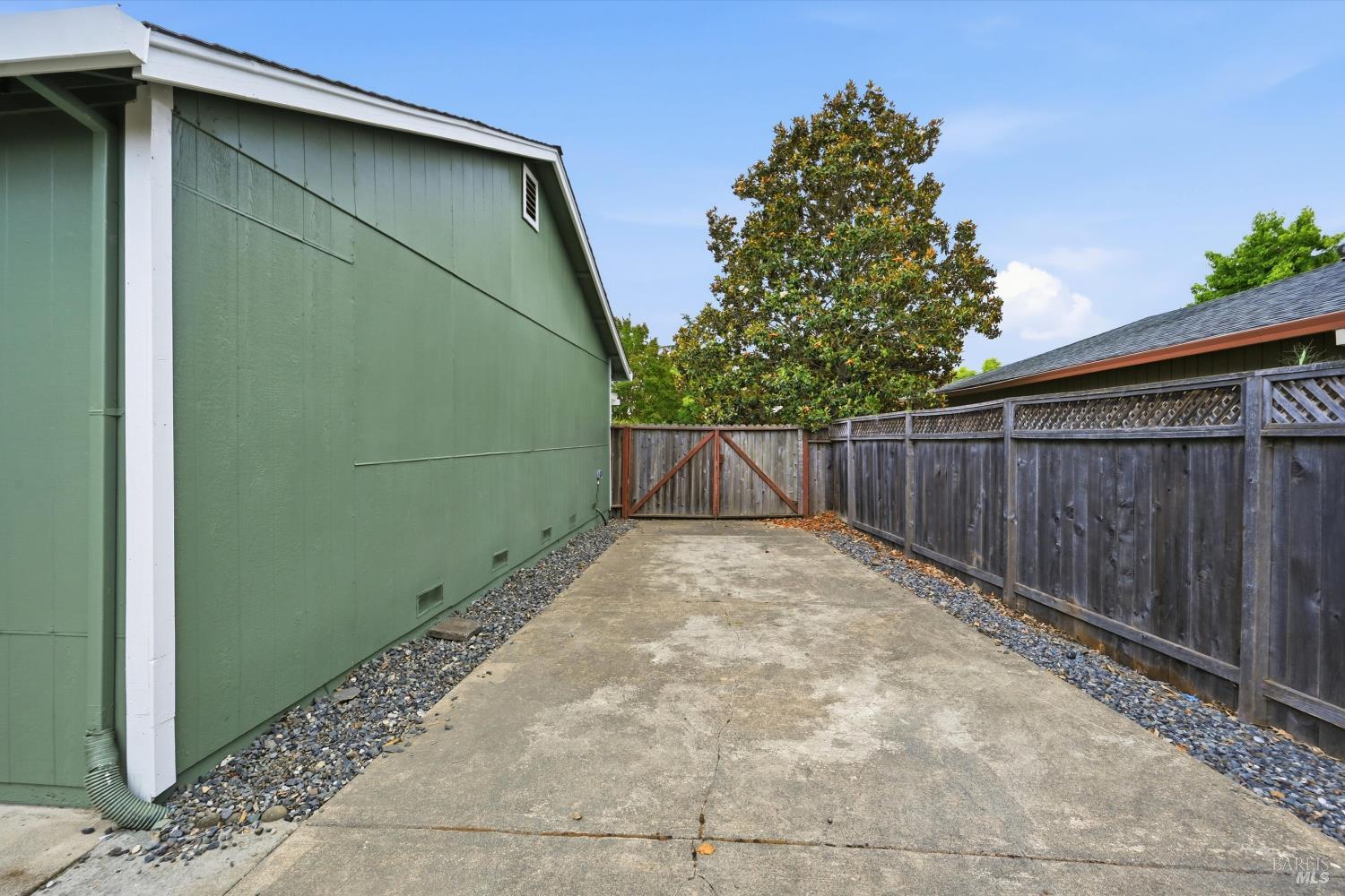 2405 Donna Maria Way Santa Rosa CA 95401