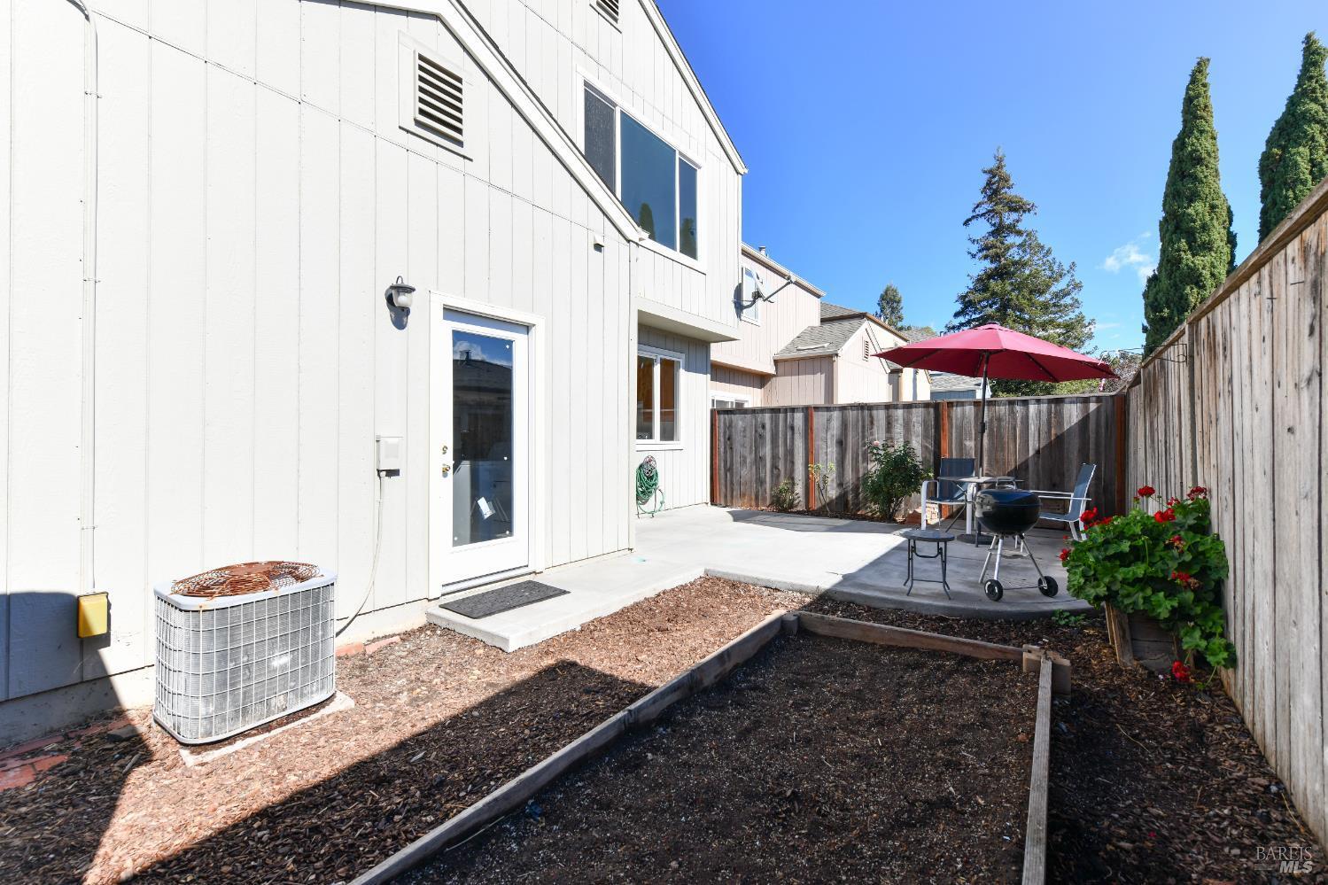 1744 Cork Tree Lane Santa Rosa CA 95404