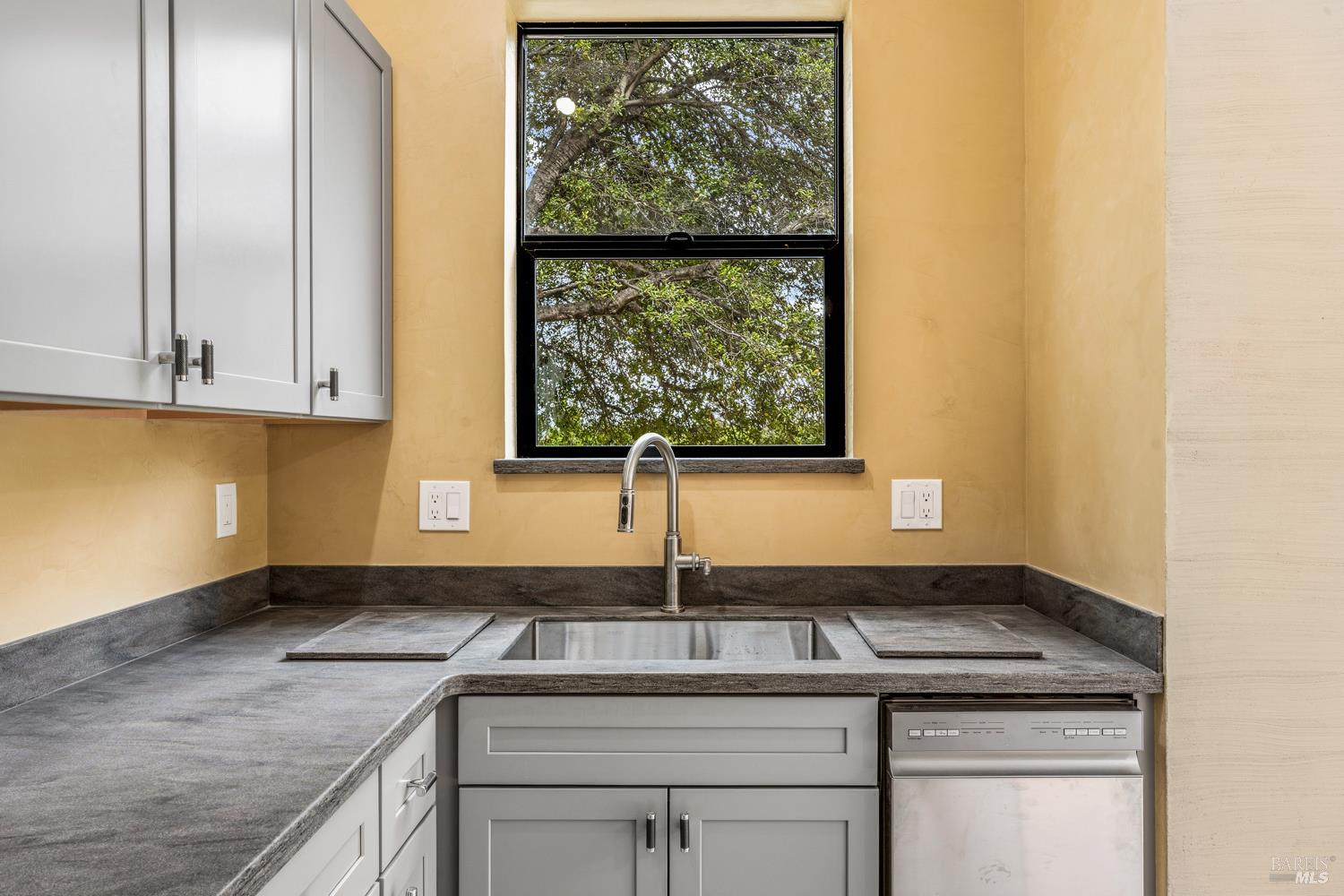 1091 Maple Avenue Ukiah CA 95482
