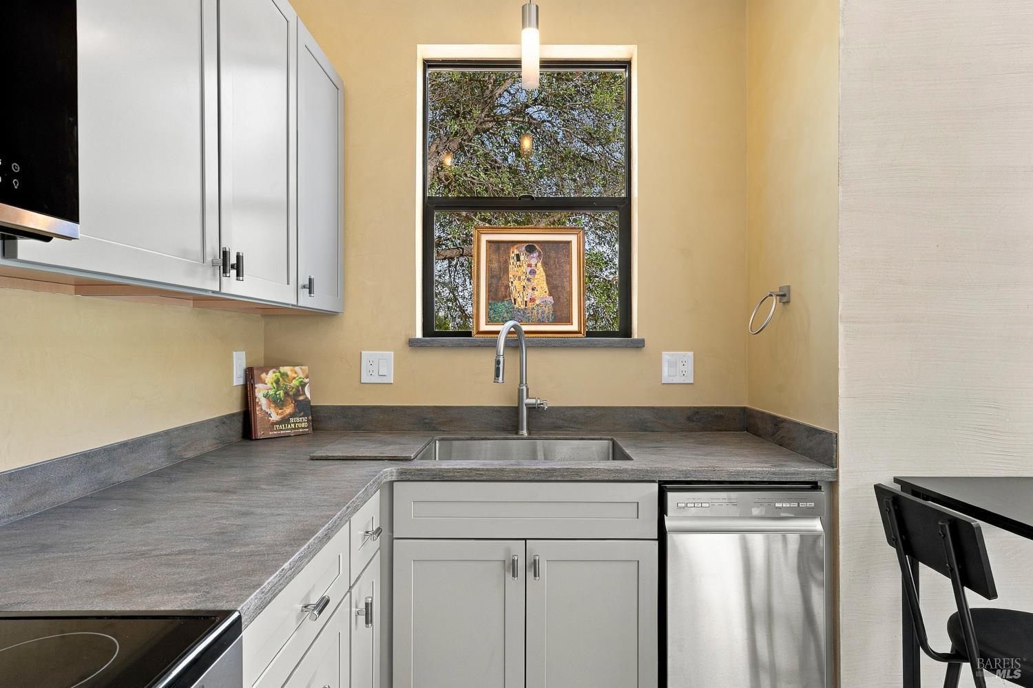 1091 Maple Avenue Ukiah CA 95482