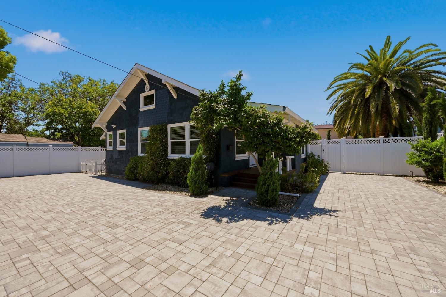 2303-2305 Main Street Napa CA 94558