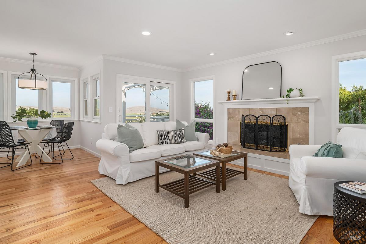 16 Guisela Court Novato CA 94945