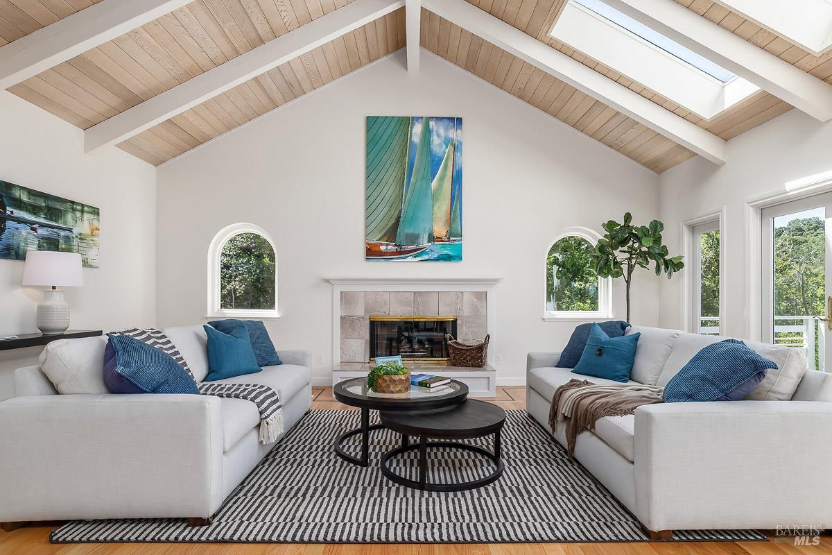 16 Guisela Court Novato CA 94945