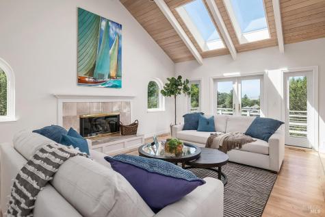 16 Guisela Court Novato CA 94945