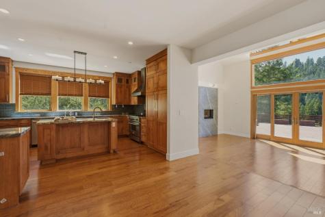 13785 Green Valley Road Forestville CA 95436